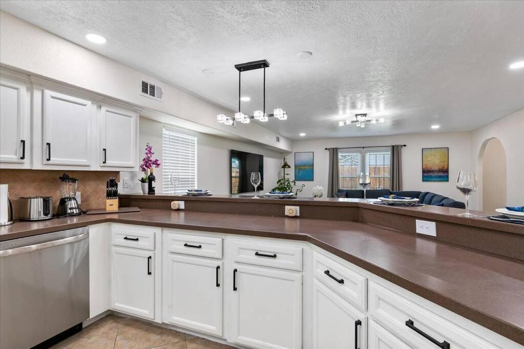 Lucky House - Tranquility In The Middle Of Houston - Tv In Every Room - 300 M2 Экстерьер фото