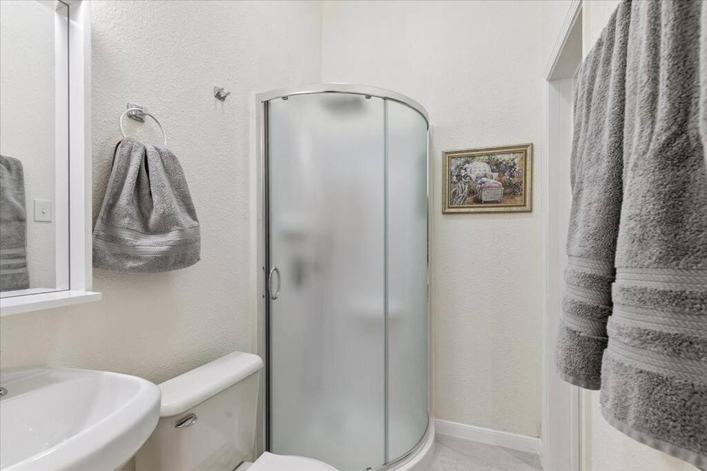 Lucky House - Tranquility In The Middle Of Houston - Tv In Every Room - 300 M2 Экстерьер фото