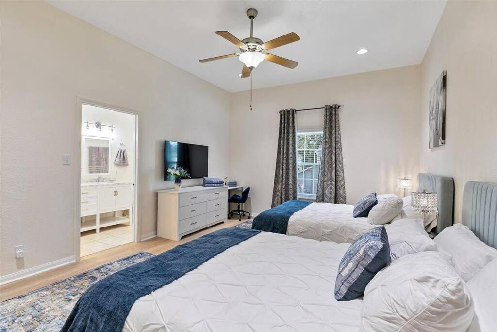 Lucky House - Tranquility In The Middle Of Houston - Tv In Every Room - 300 M2 Экстерьер фото