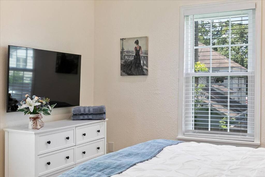 Lucky House - Tranquility In The Middle Of Houston - Tv In Every Room - 300 M2 Экстерьер фото